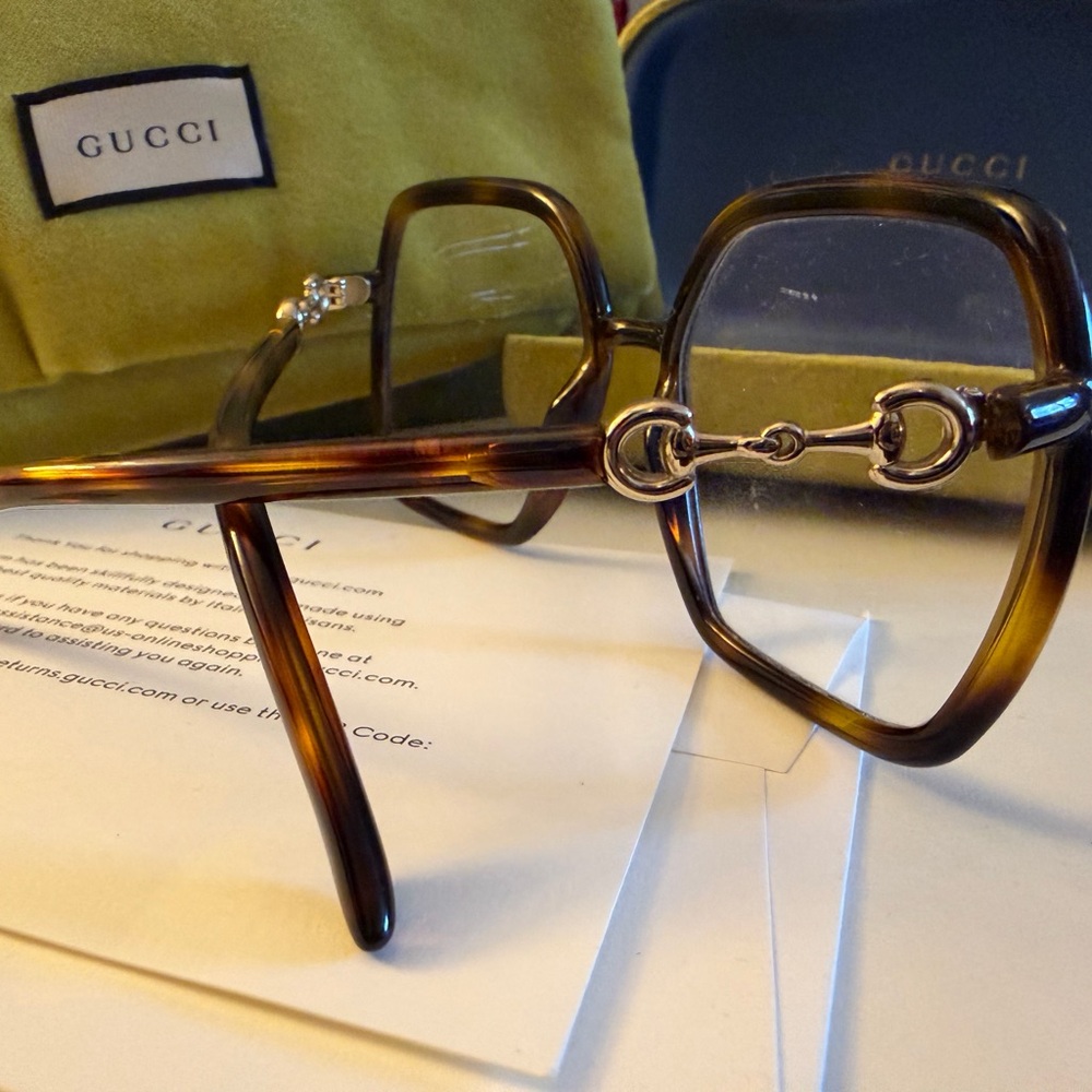 Gucci Tortoise Shell Square Glasses - Picture 4 of 4